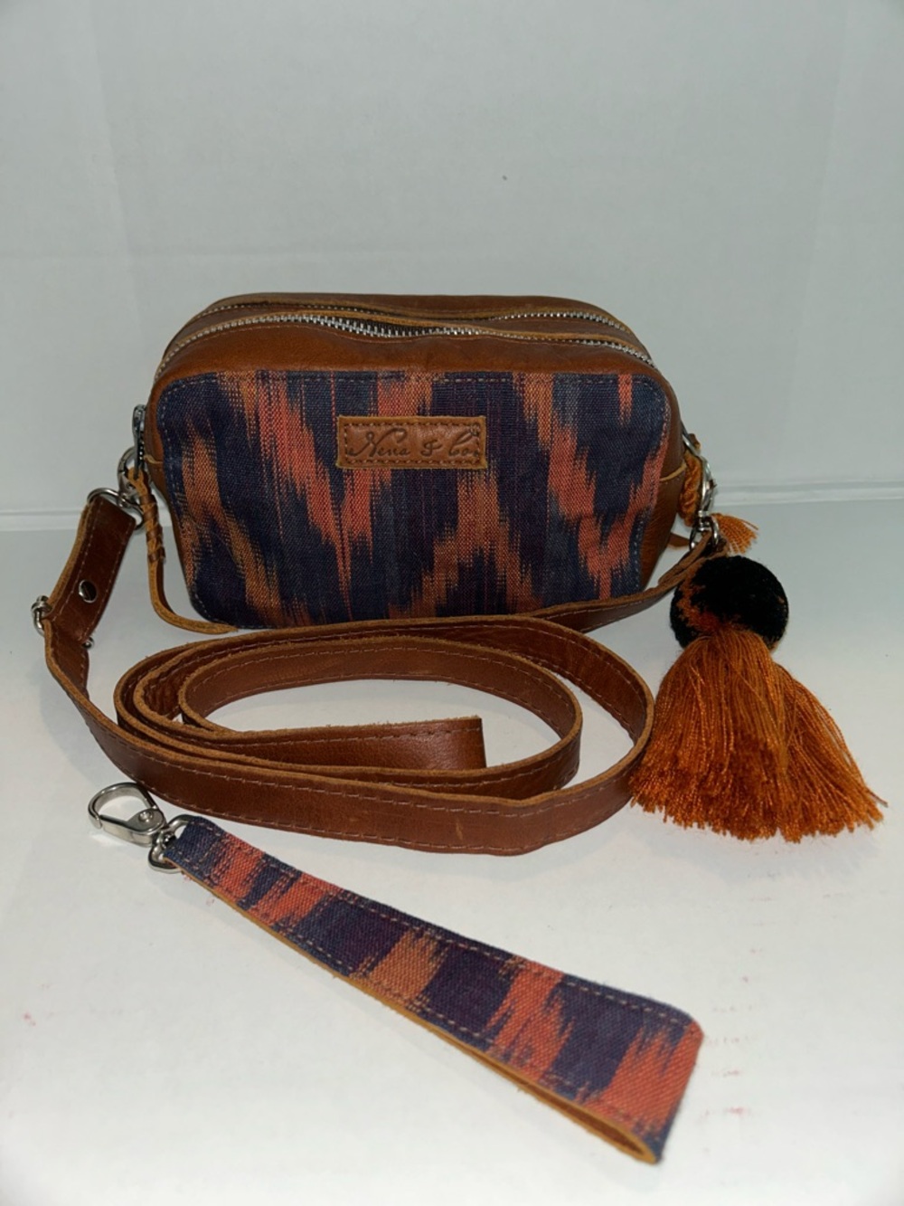 Nena & Co. Essentials Crossbody Handbag